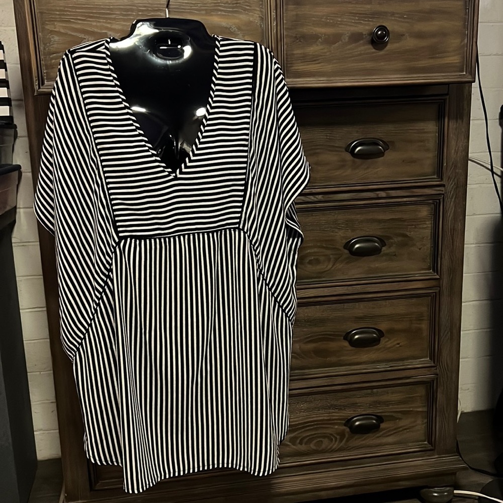 Xhilaration cover up, size xl, black & white stripes